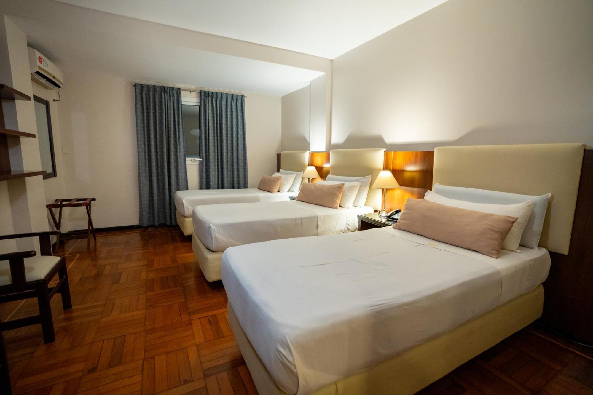 El Del Abuelo Hotel 4*
